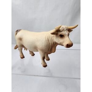 Schleich Charolais 3.5 x 5.5" Cow White Cream Dairy Farm Figure 2005 Retired